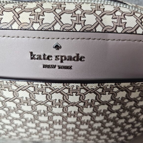 Kate Spade New York Spade Link Taupe And Cream Camera Crossbody Shoulder Bag COA - Picture 2 of 15